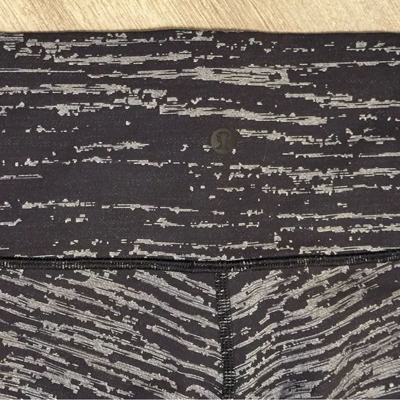 BRAND NEW LULULEMON The Lab Exclusive women's leggings Size 4- - RETAILS $198 - Picture 4 of 8